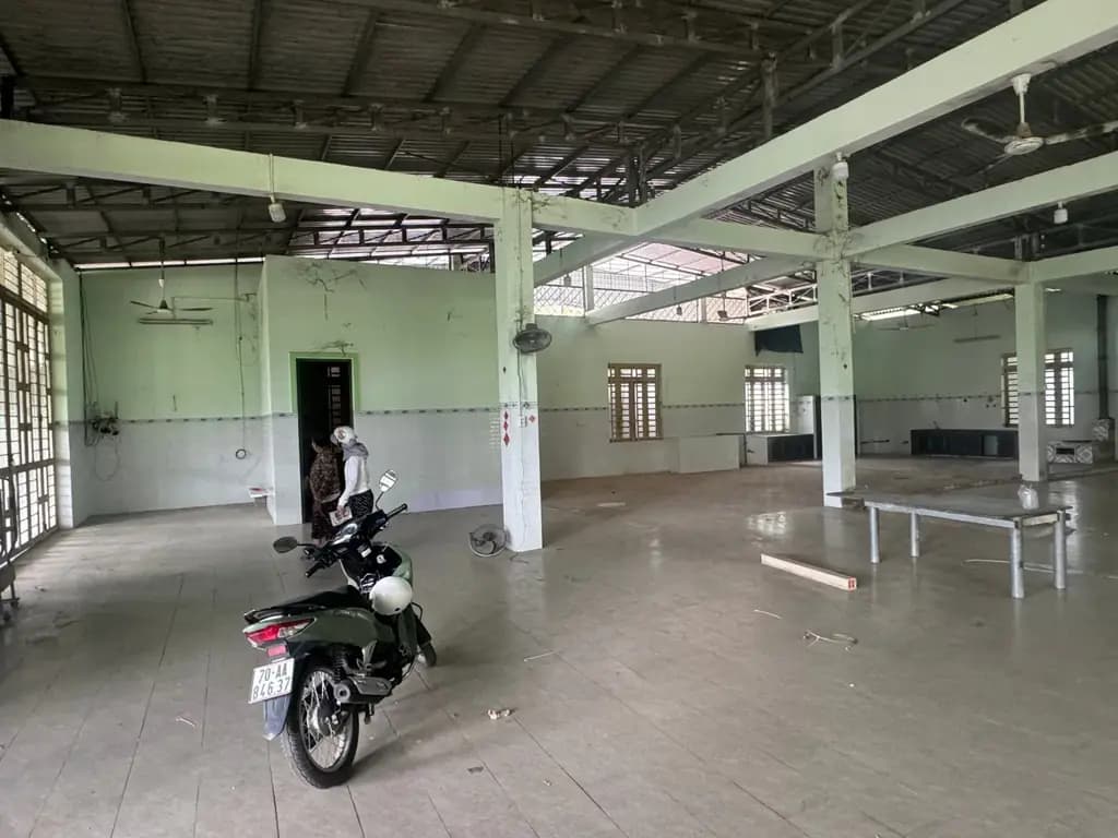 Main-Cho thuê Kho, nhà xưởng 550m2 giá 12 triệu tại Đường Sân Cu Xã Long Thành Bắc Huyện Hòa Thành Tây Ninh-0