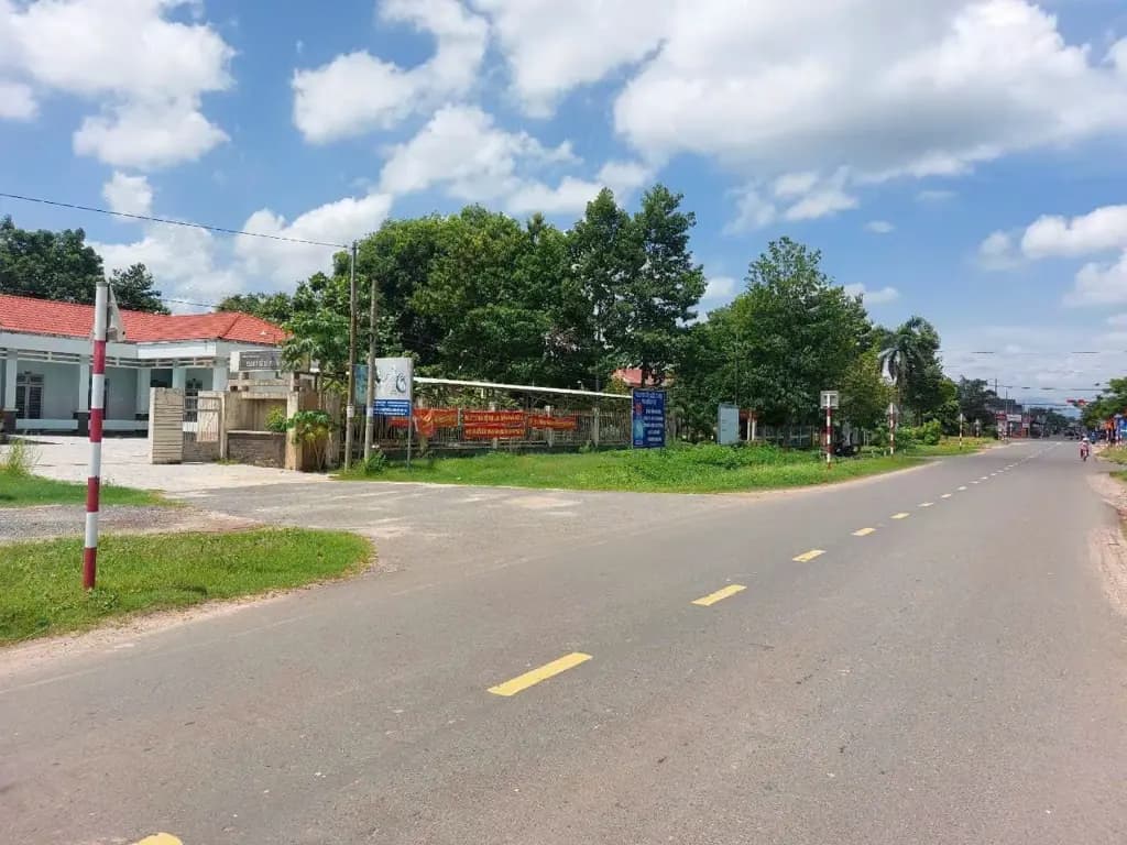 Main-O931.783.2O9. CẦN TIỀN BÁN GẤP 440M2 ĐẤT T.CƯ, MT NHỰA NGAY KCN SÁT CHỢ, TR.HỌC. GIÁ 540TR-1