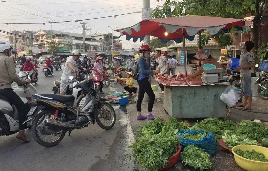 Main-O931.783.2O9. CẦN TIỀN BÁN GẤP 440M2 ĐẤT T.CƯ, MT NHỰA NGAY KCN SÁT CHỢ, TR.HỌC. GIÁ 540TR-4