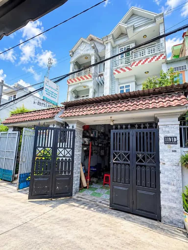 Bán nhà Bà Điểm, 1 sẹc Phan Văn Hớn, KT4x18m, 2 tầng, giá 4,5 Tỷ