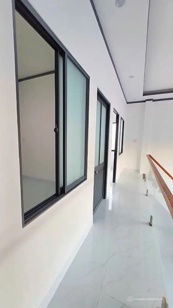 Nhà hoàn thiện 1 trệt 1 lửng 3 phòng ngủ trả trước 300 nhận nhà.