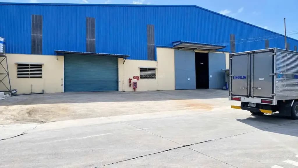 Main-Cho thuê xưởng mới 3400m2 Bến Cát PCCC tự động giá: 249 triệu/tháng, giấy tờ đầy đủ, cont 24/24h-0