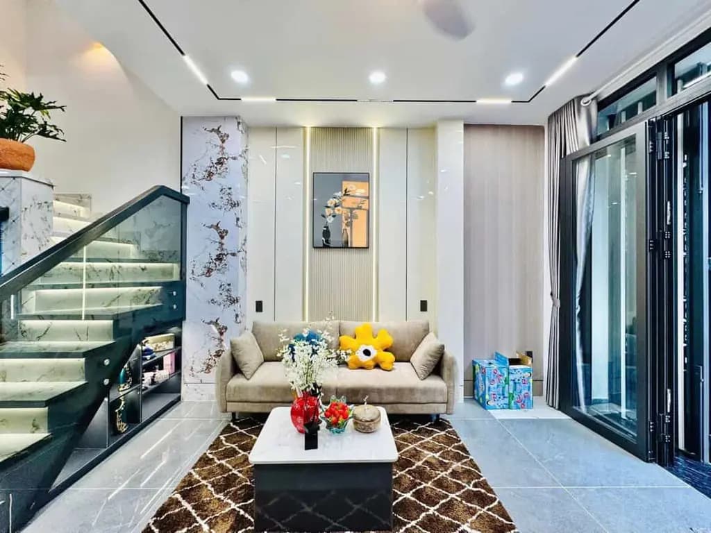 Main-Chú Tư gửi bán gấp căn nhà 50m2 giá 2tỷ ngay trung tâm Thuận An. Sổ riêng-1