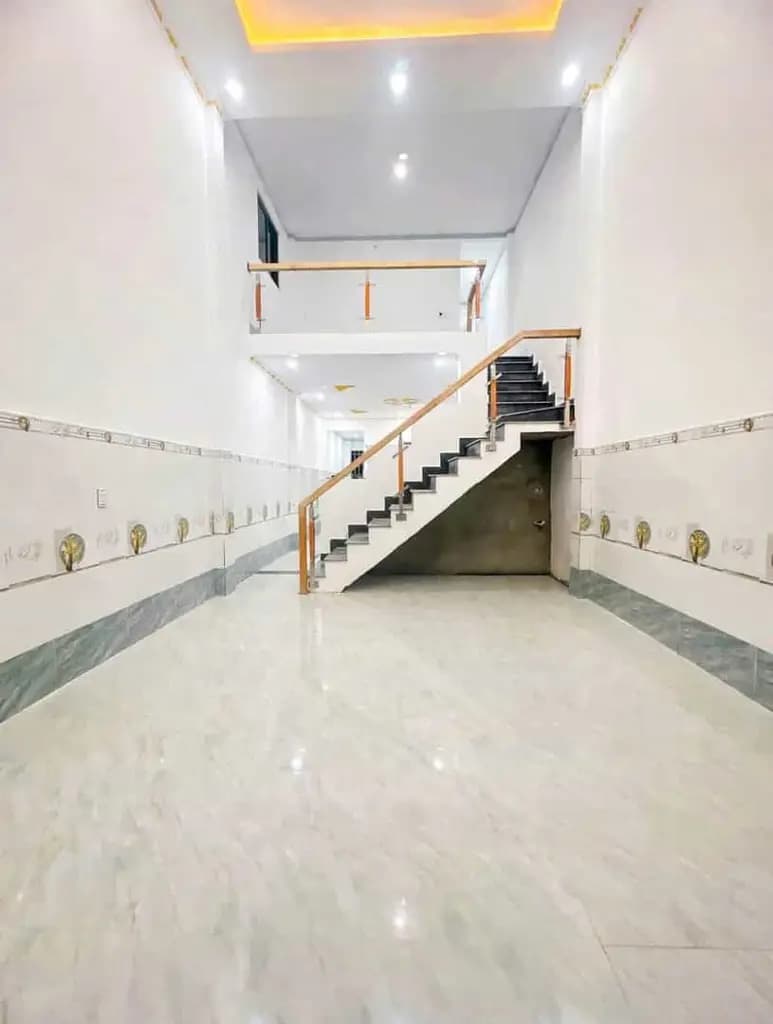 nhà trệt lửng ngay trung tâm hành chánh dĩ an  phường dĩ An TP dĩ An bình dương