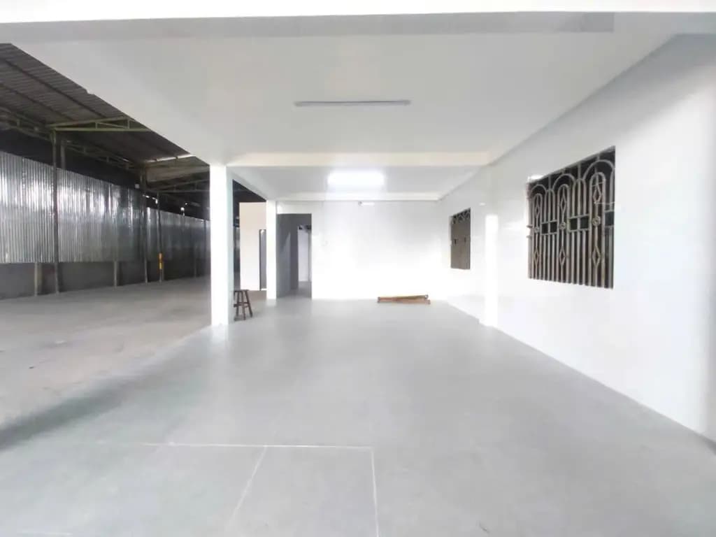 Main-Cho thuê kho 504m2 xe container vào trong kho vi vu-1