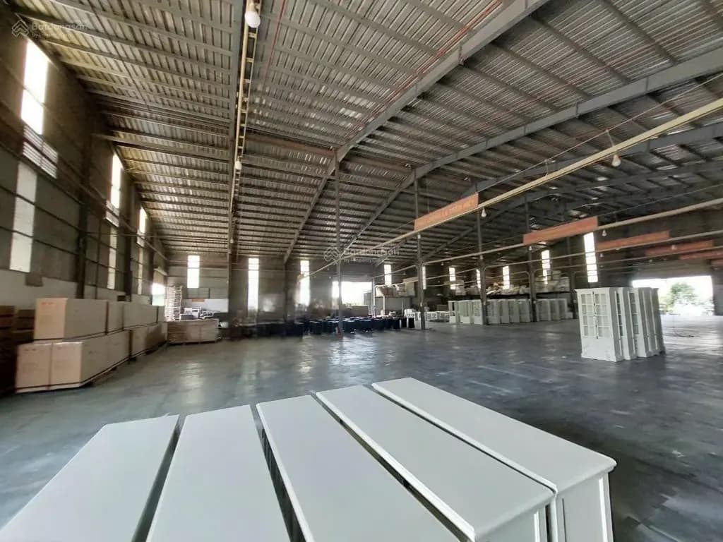 Main-Cho thuê xưởng Tân Uyên DT: 2200m2, giá: 130 triệu/tháng, PCCC tự động, giấy tờ đầy đủ-1