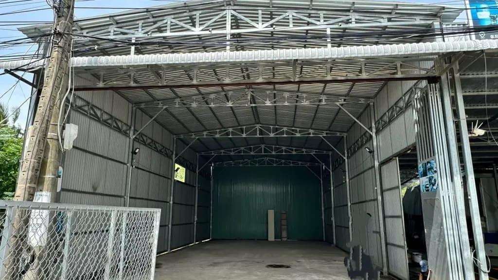 Main-Cho thuê kho xưởng mặt tiền đường xe container 240m2.-0