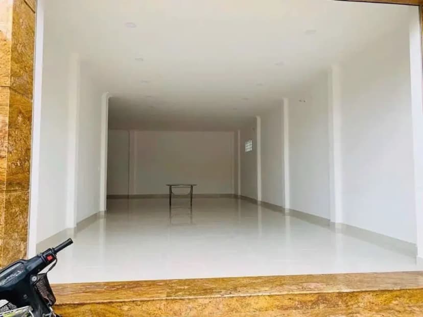 Cho thuê nhà mặt tiền đường đại lộ đồng khởi 130m2 giá 18 triệu
