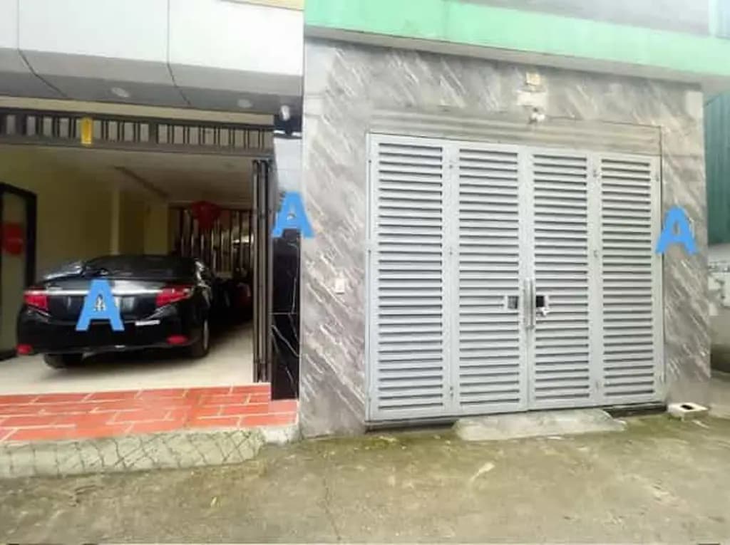Main-Chính chủ bán nhà ai có nhu cầu ko qua môi giới, ngay ngã tư Chu Huy Mân. Giảm 1 tỷ bán nhanh;-2