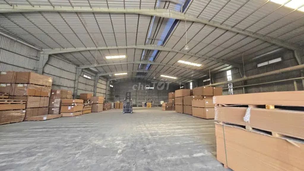 Main-Cho thuê 2400m2 Xưởng Vĩnh Tân ,Tân Uyên ,giá : 160 TRIỆU, đường cont-2