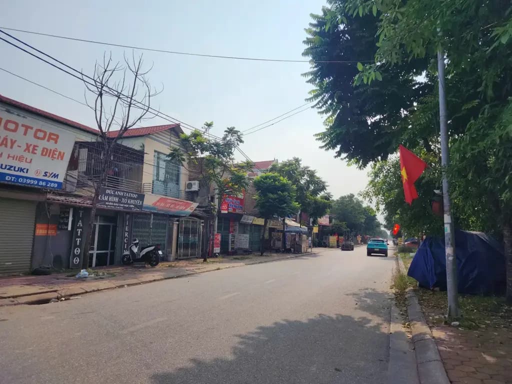 Bán đất lô góc khắc niệm 2 dãy L4 trục chính đường ném thượng. Kinh doanh tốt. Diện tích 113.8m mặt tiền 10.5m hướng đông nam & tây nam. Phường hạp lĩnh tỉnh bắc ninh