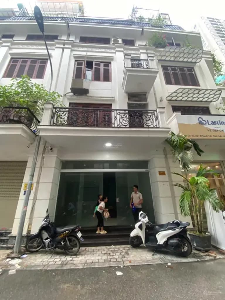 Main-Cho thuê nhà Liền Kề 90 Nguyễn Tuân. Diện tích 75m * 5 tầng,giá 40 triệu-0