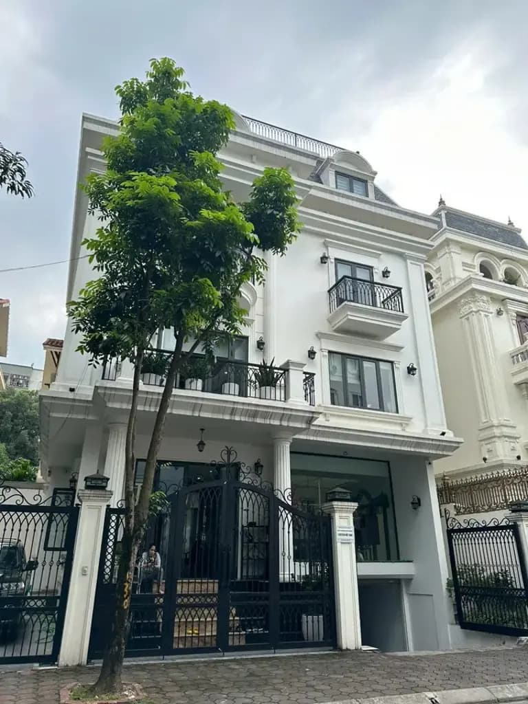 Cho thuê Biệt Thư Dịch Vọng ( công viên cầu giấy) 250m2, xd 120m,4 tầng 1 hầm giá 55 triệu tại Phường Dịch Vọng Quận Cầu Giấy Hà Nội