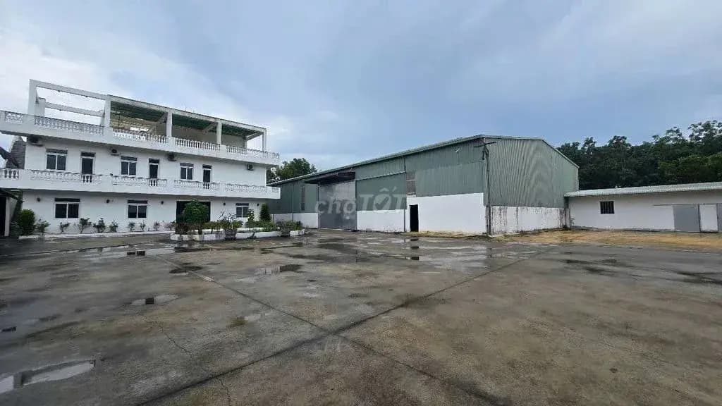 Main-Cho thuê xưởng 1600m2.Nền sơn epoxy,Đầy đủ công năng.Hòa lợi ,bến cát-0