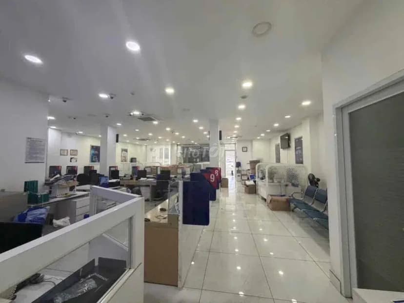 Toà Nhà Mặt tiền Đại Lộ Bình Dương ngay Becamex Tower, Phố ngân hàng