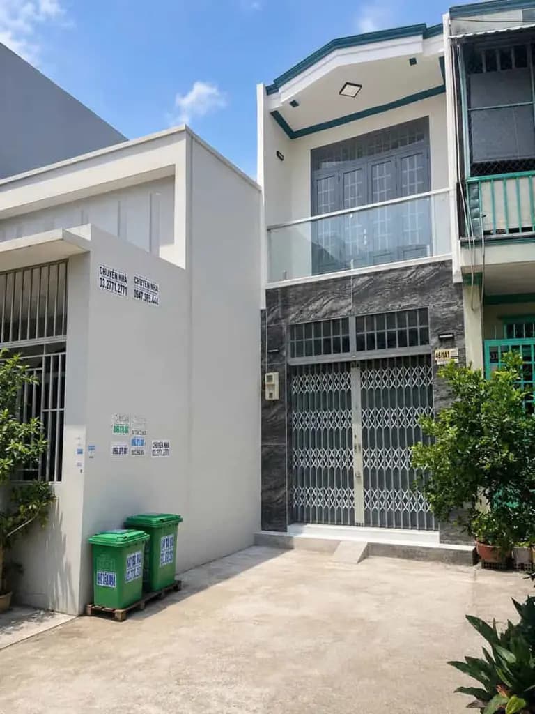 Main-Bán nhà Xuân Thới Đông, SHR, giá 2,25 Tỷ _ KT 3x8m, 2 tầng, hẻm xe hơi-0