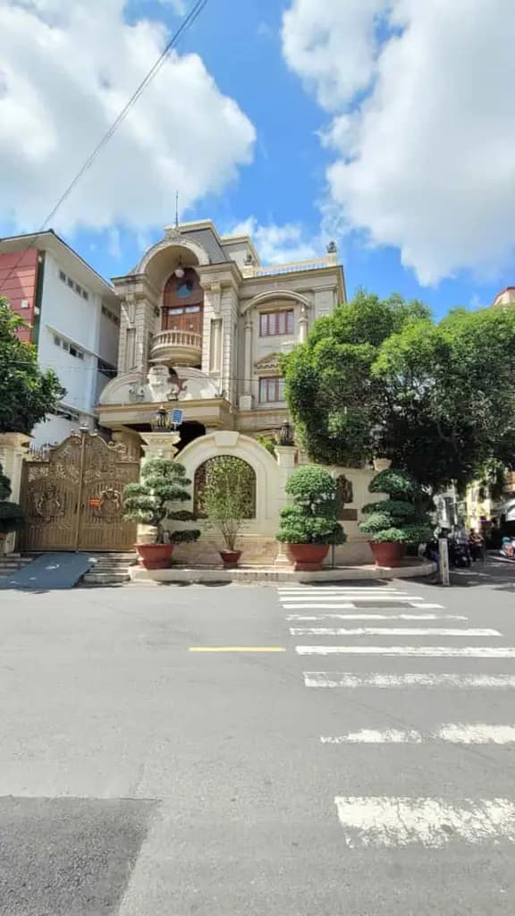 Main-Biệt thự Q.10_Giá Rẻ (Hầm + 4 tầng+Thang máy)Gía: 158tr/m2-0