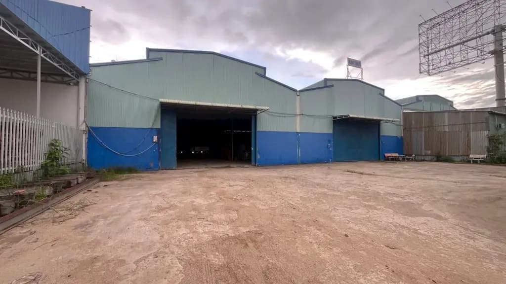 Main-Cho thuê kho bãi 1100m2 QL1A Hưng Phú - 66 Triệu-0