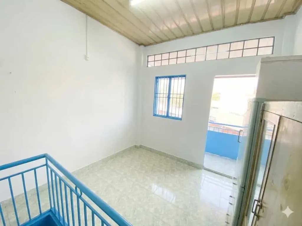 Main-NHÀ VUÔNG NHƯ ĐÚC SÁT MẶT TIỀN HẺM THÔNG CHỈNH NHỈNH 1 ĐỒNG - SIÊU RẺ-2