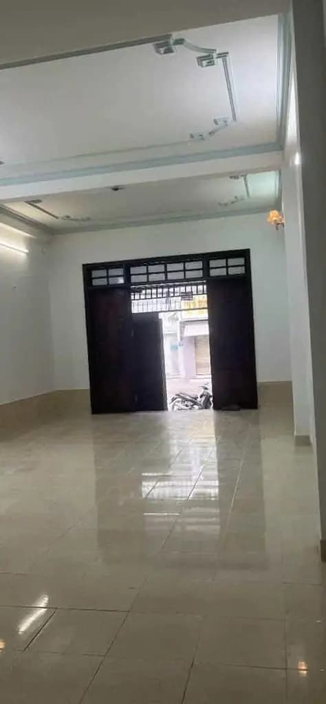 Main-MẶT TIỀN KINH DOANH 2 LẦU 5M x 20M TRỆT TRỐNG SUỐT GIÁ 24TR-4