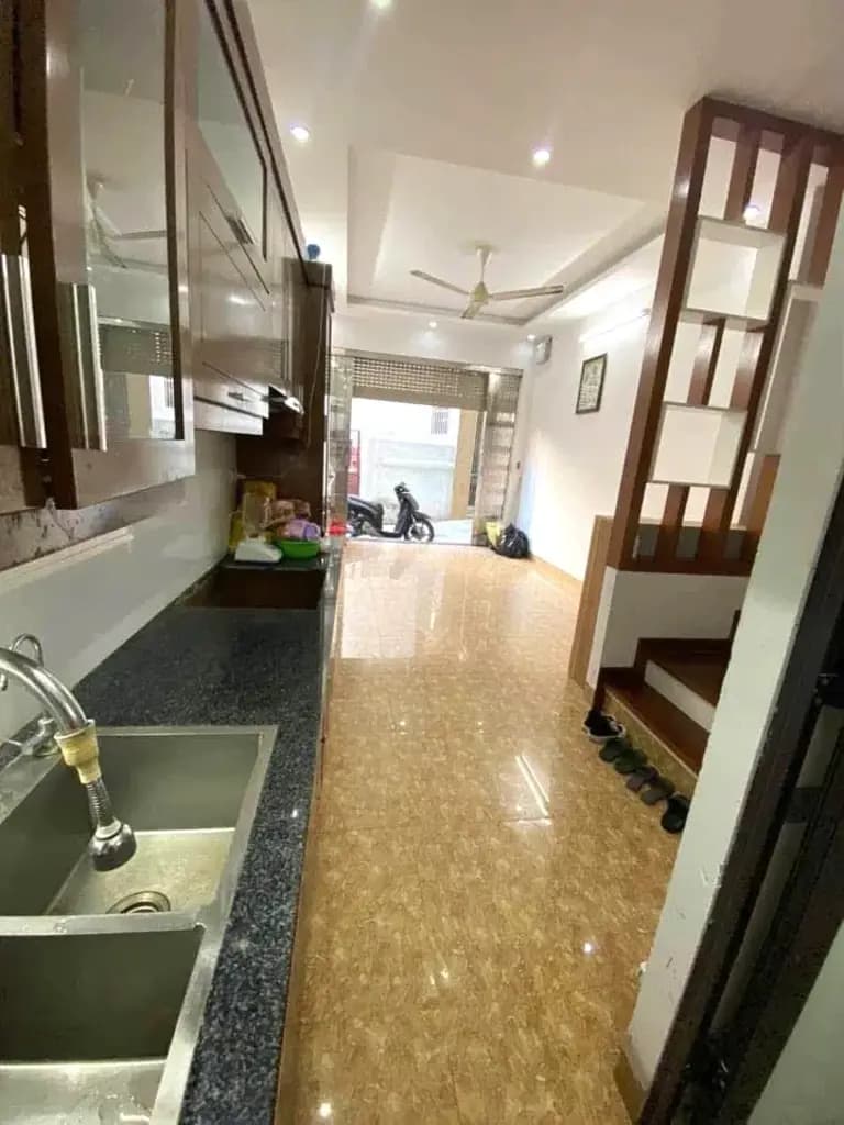 Cho thuê nhà ngõ 255 NGUYỄN KHANG, Cầu Giấy. 15 triệu/tháng. Ưu tiên: Hộ GĐ, Văn Phòng, KD Onl