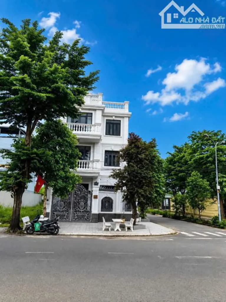 BÁN NHÀ 2 MẶT TIỀN KDC BƯNG ÔNG THOÀN QUẬN 9 – NHÀ MỚI, FULL NỘI THẤT, SỔ HỒNG HOÀN CÔNG, THIỆN CHÍ BÁN