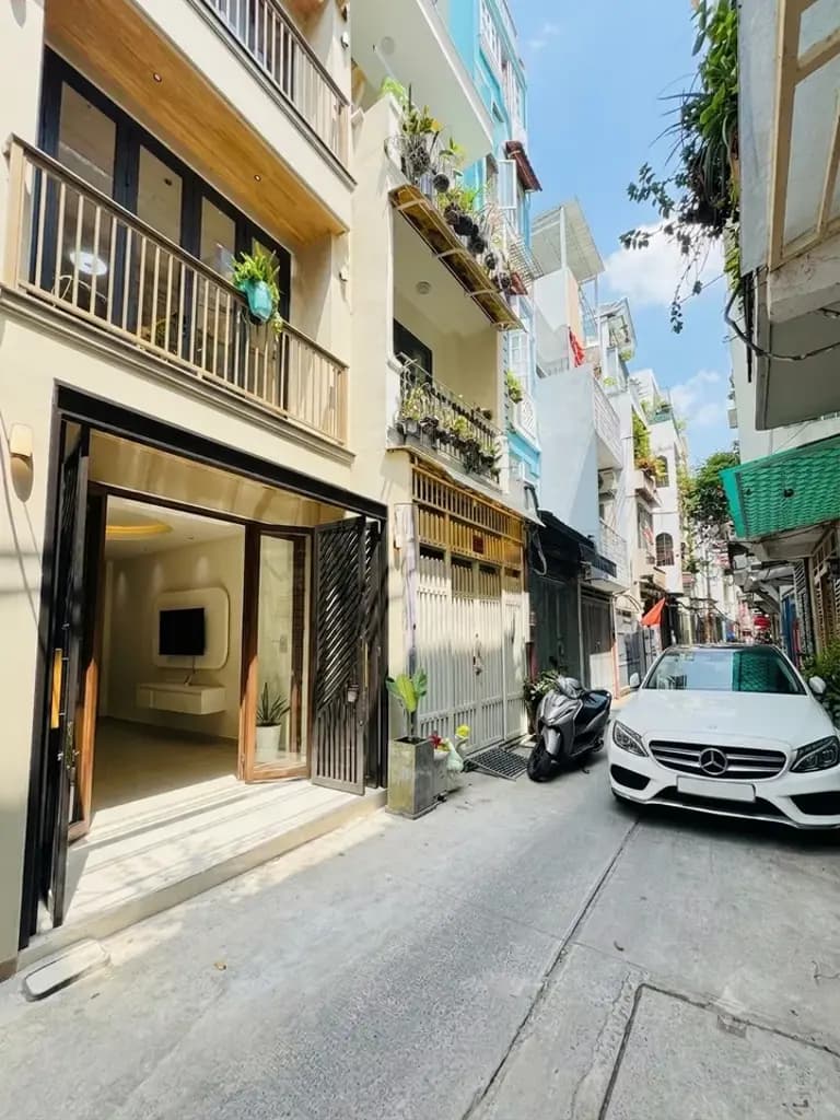 Bán nhà 32m2-8,09 tỷ, 3 lầu mới xây 5PN, hẻm ô tô trung tâm quận 3