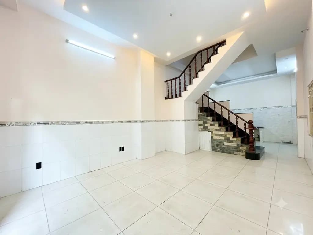 Main-Bán Nhà 42m2 - 3 lầu - nhỉnh 5 tỷ hẻm ga bác ngay Võ Duy Ninh-3