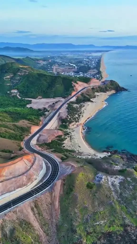 Main-MUỐN TÌM HIỂU NHÀ ĐẤT HOÀI HẢI – ANH CHỊ CÓ THỂ THEO DÕI KÊNH CỦA EM-5