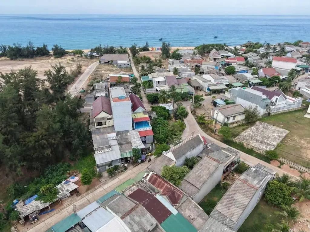 Main-🔥 CHỈ 8xx TRIỆU – SỞ HỮU LÔ ĐẤT MẶT TIỀN ĐƯỜNG NHỰA, CÁCH BIỂN HOÀI HẢI CHỈ VÀI PHÚT!-2