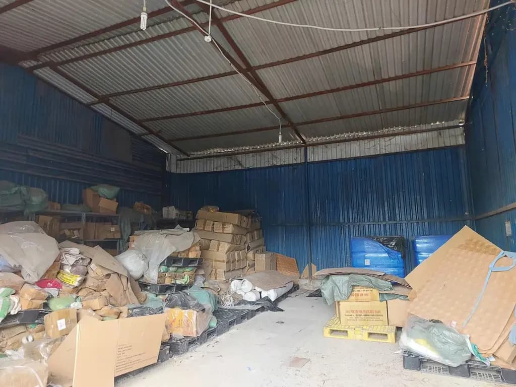Main-Cho thuê nhà kho nhỏ Quận 7 DT 130m2 trần cao 7m-1