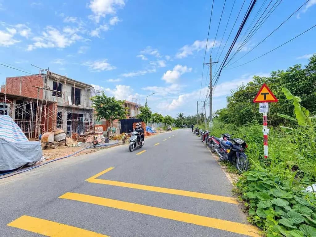 Main-EM CÒN 1 LÔ GÓC 2 MẶT TIỀN ĐƯỜNG HƯƠNG LỘ 7 GIÁ CHỈ 1 TỶ 980 TRIỆU-3