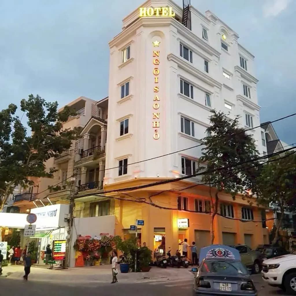 Main-Bán Khách sạn (45p)Góc 2MT ngay chợ Bến Thành,Q.1(Hầm+8 tầng) - Gía: 118 tỷ-0