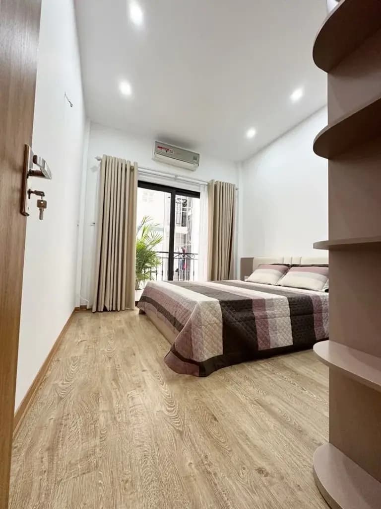 Main-Bán Nhà riêng 38m, 5 tầng full nội thất, sát trường ĐH Thăng Long-1