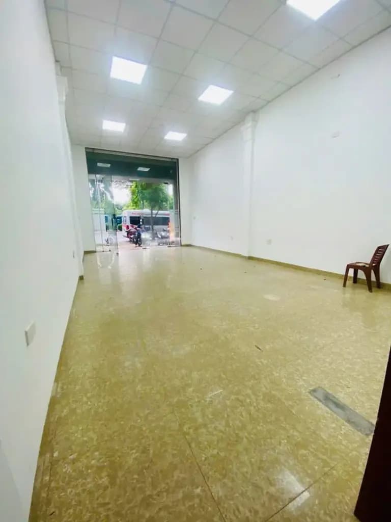 Main-Văn phòng cho thuê Vị trí cực kỳ thuận tiện mặt đường Trần Vỹ-2