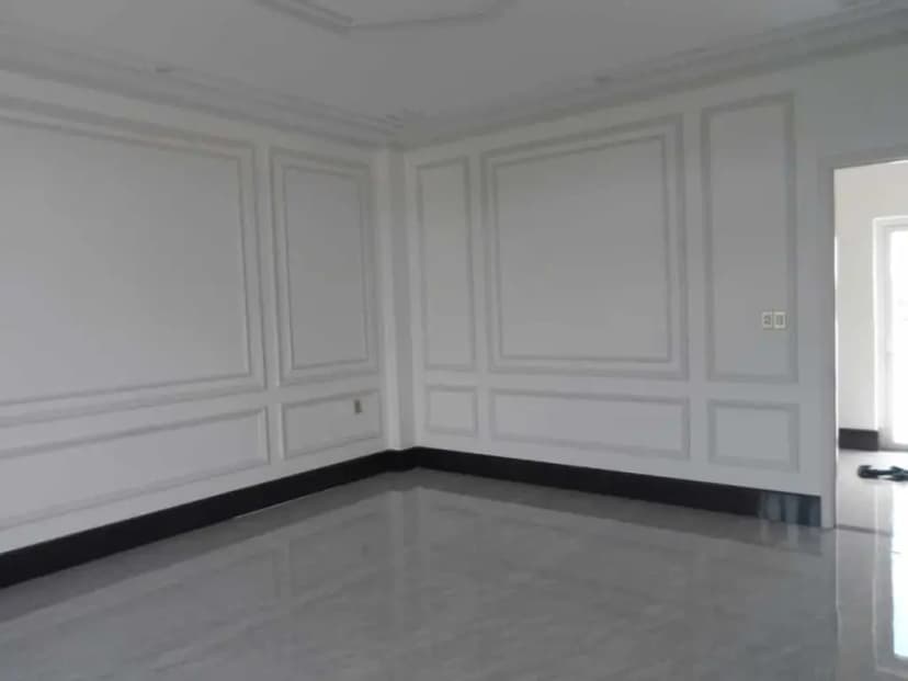 Với diện tích 70m2 xây 1 trệt 2 lầu. Sổ riêng, giá 1 tỷ 890