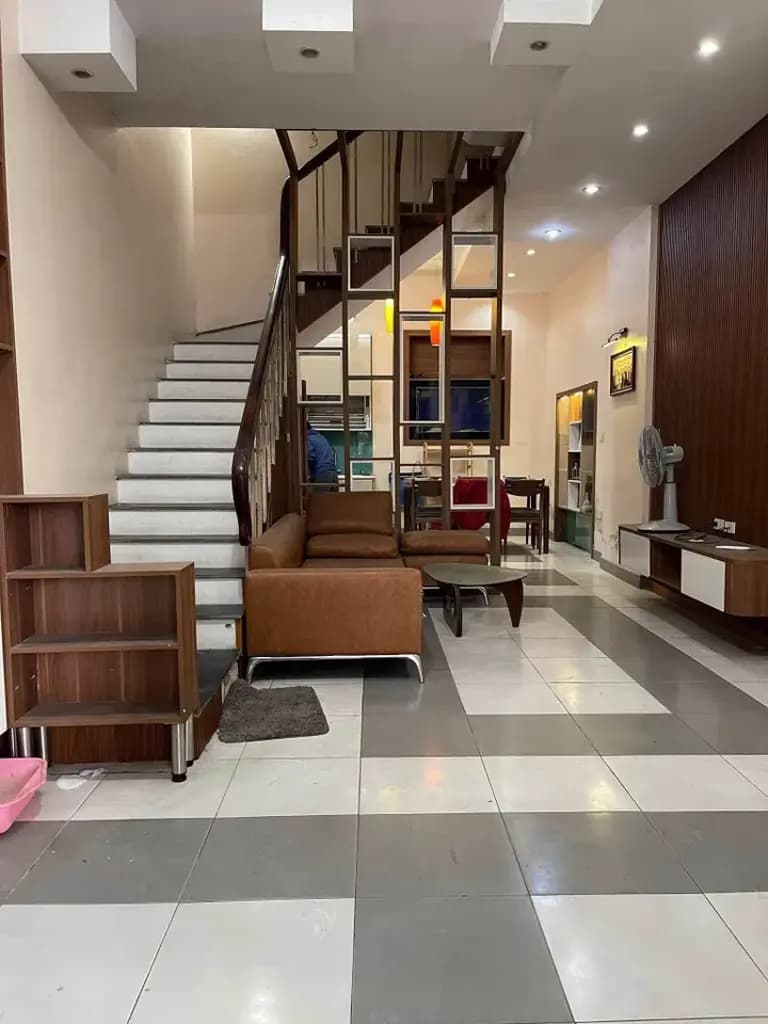 Cho thuê nhà riêng Nguyễn Hữu Thọ 50 m2 x 5 tầng ô tô đỗ cửa 14 triệu/tháng