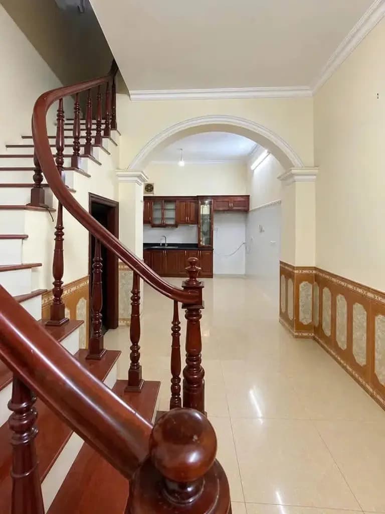 Cho thuê nhà TT Tăng Thiết Giáp, Cổ Nhuế, GẦN HV CẢNH SÁT. 10 triệu/tháng. Ưu tiên: Hộ gia đình, Nhóm đi làm ít người. KO CHDV.