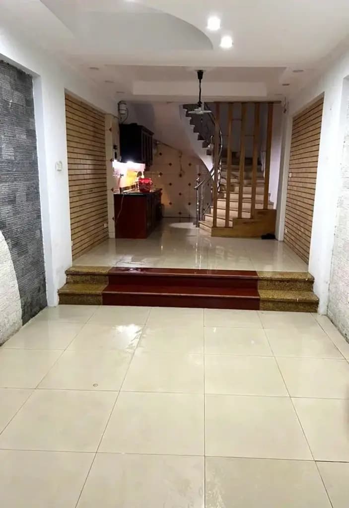 Cho thuê nhà ngõ 508 ĐƯỜNG LÁNG, Đống Đa. 15 triệu/tháng. Ưu tiên: Hộ Gia Đình, Nhóm ít người.
