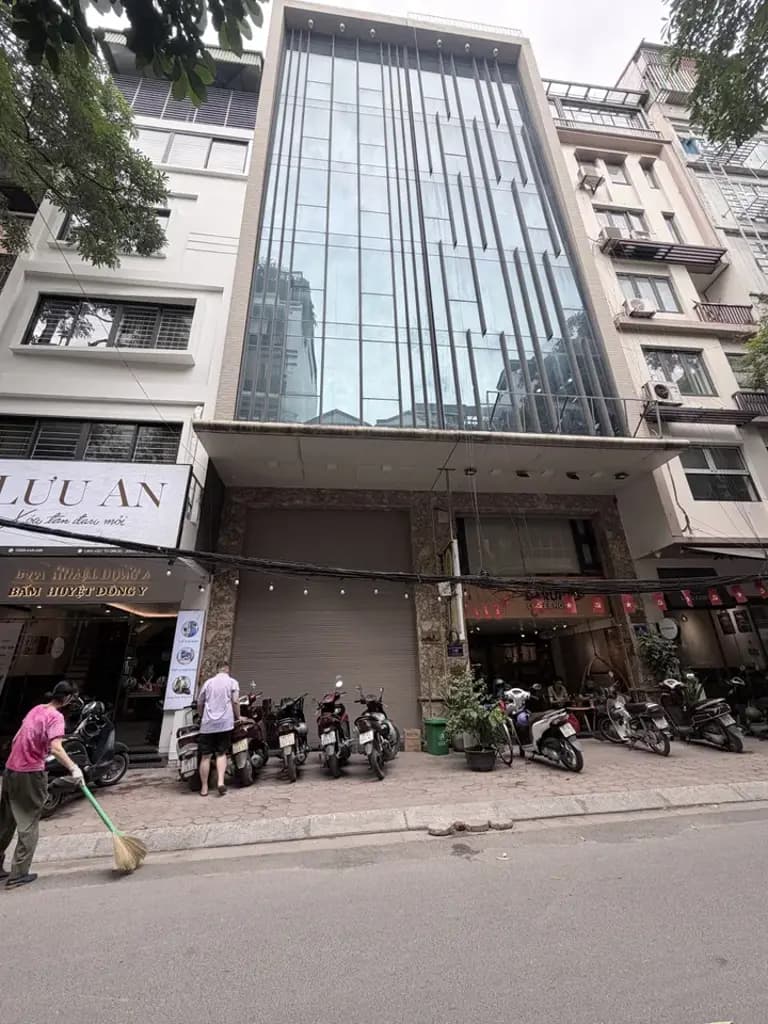 Main-Cho thuê nhà MP Lê Đại Hành diện tích 220m x 9 tầng, mặt tiền 10m-0