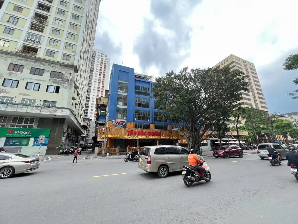 Main-Cho thuê nhà mặt phố Huỳnh Thúc Kháng diện tích 140m x 5 tầng, mặt tiền 25m-0
