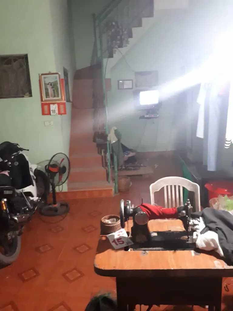 Main-Bán nhà 2 tầng mặt đường 454-0