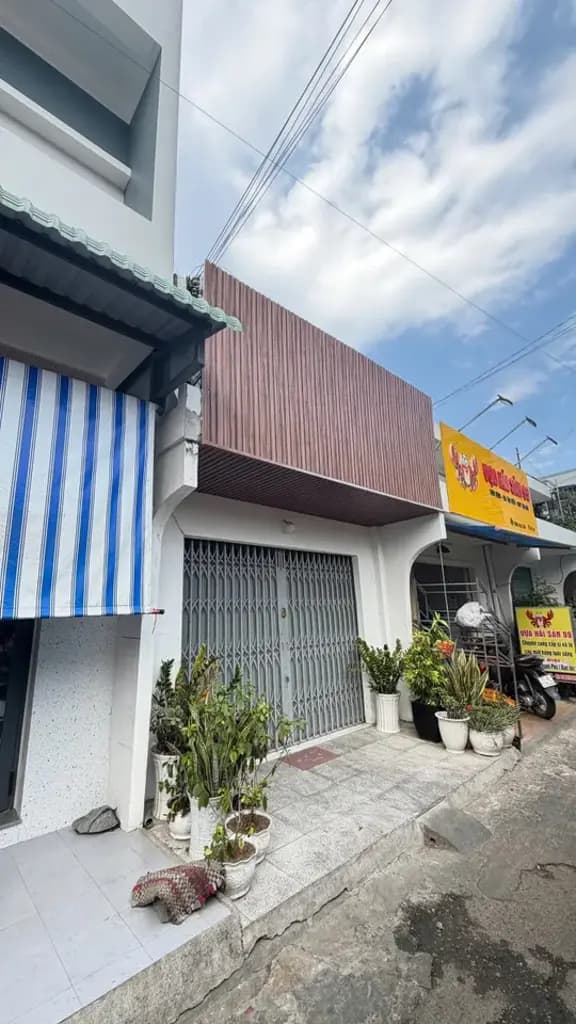 Bán Nhà riêng 48m2 có sẵn 48 m2 thổ cư giá 3.2 tỷ tại Đường Hoàng Sa Phường 6 Thành phố Mỹ Tho Tiền Giang