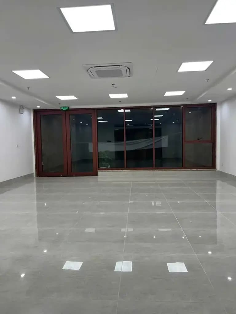 Main-Cho thuê nhà mặt phố Huỳnh Thúc Kháng căn góc ( 3 mặt thoáng) , Đống Đa Hà Nội.-3