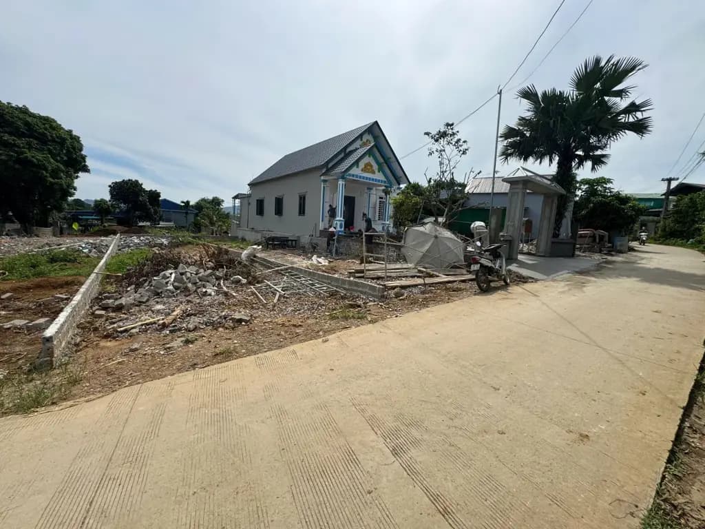 Main-Lô đất cách đường ql6 vài bước chân sổ sẵn full đất ở đường thông to thoáng-1