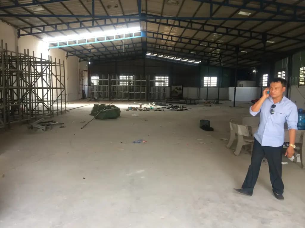 Main-NHÀ XƯỞNG CHO THUÊ 400M NGÃ TƯ GA THẠNH XUÂN QUẬN 12 GIÁ 38 TRIÊU LH: 0944977229-0