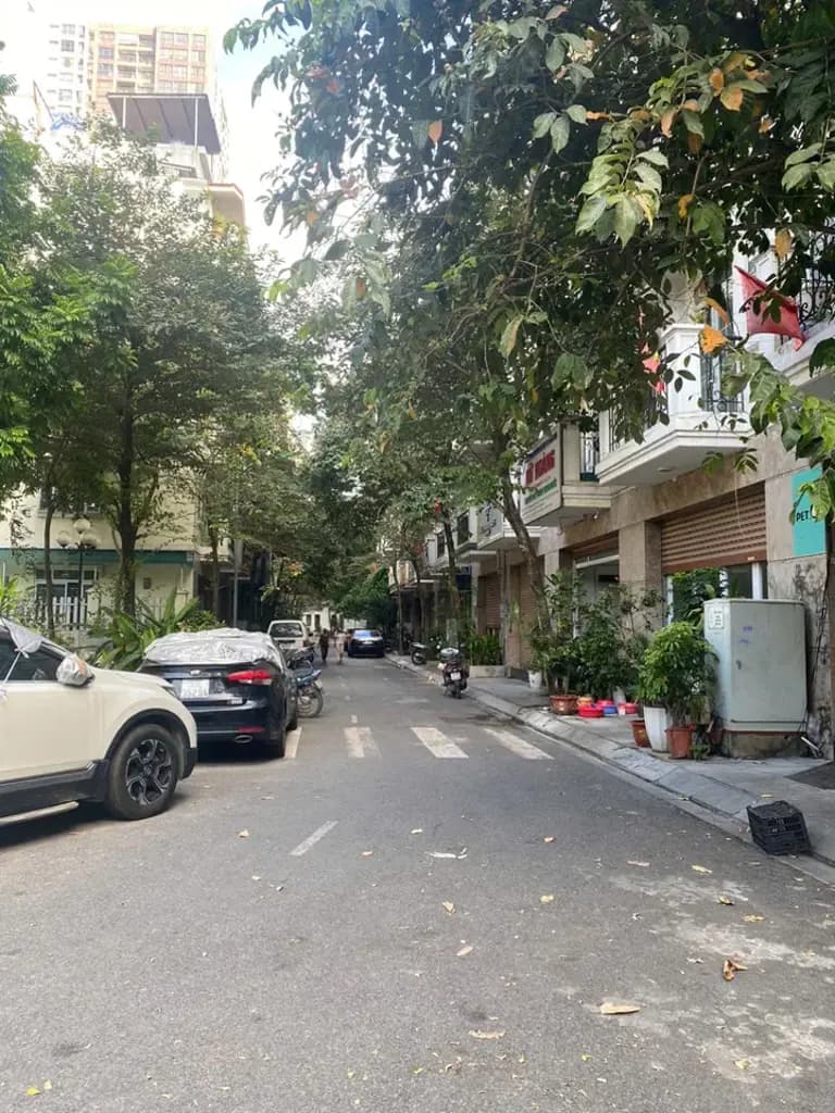 Cho thuê nhà phố căn góc phố Tôn Thất Thuyết, Cầu Giấy, Hà Nội
