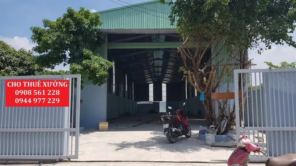 Main-Nhà xưởng cho thuê phường thạnh lộc quận 12 dt: 500m giá 30 triêu/tháng lh: 0944977229-0
