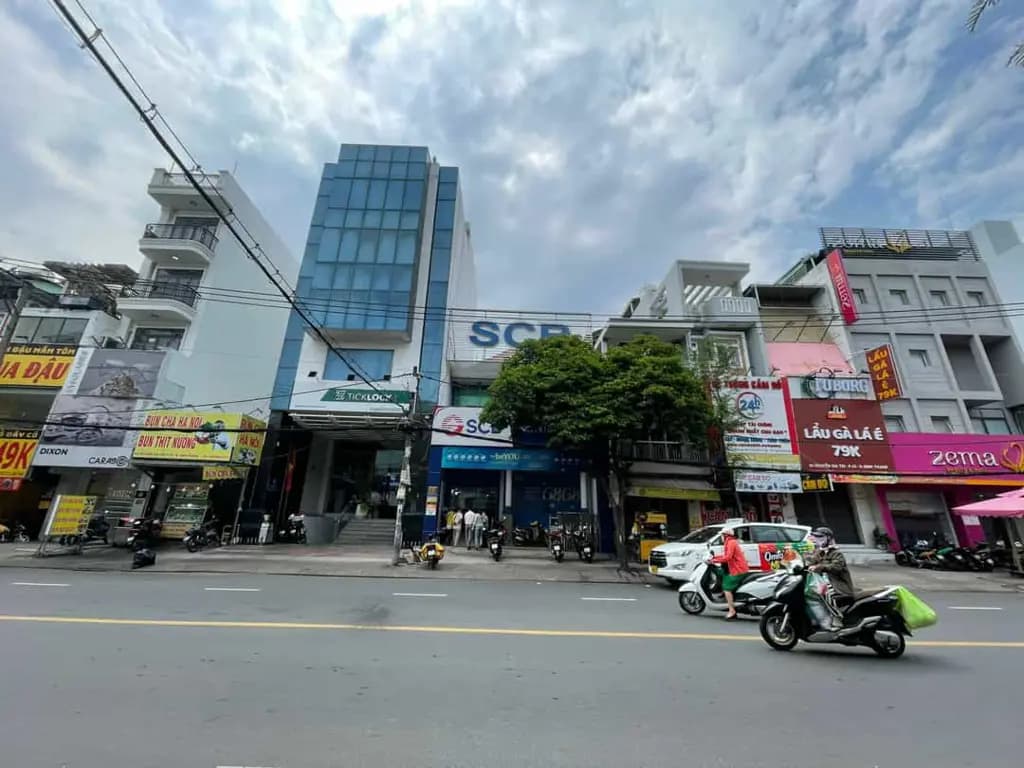 Main-Cho thuê nhà mặt phố, Cách Mạng Tháng 8, 200 triệu, 350m2-0