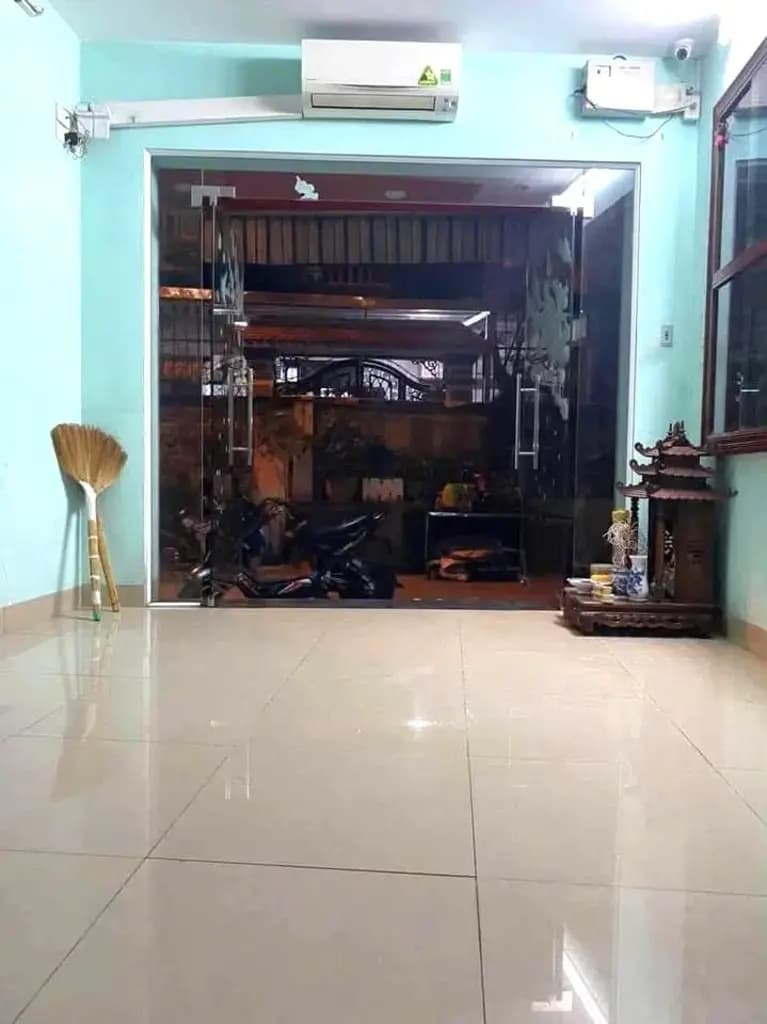Cho thuê nhà ngõ 1194 ĐƯỜNG LÁNG, Đống Đa. 15 triệu/tháng. Ưu tiên: Hộ gia đình, Văn phòng, KD Onl